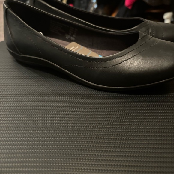 NWT COMFORT PLUS FLATS SIZE 8 - Picture 2 of 5